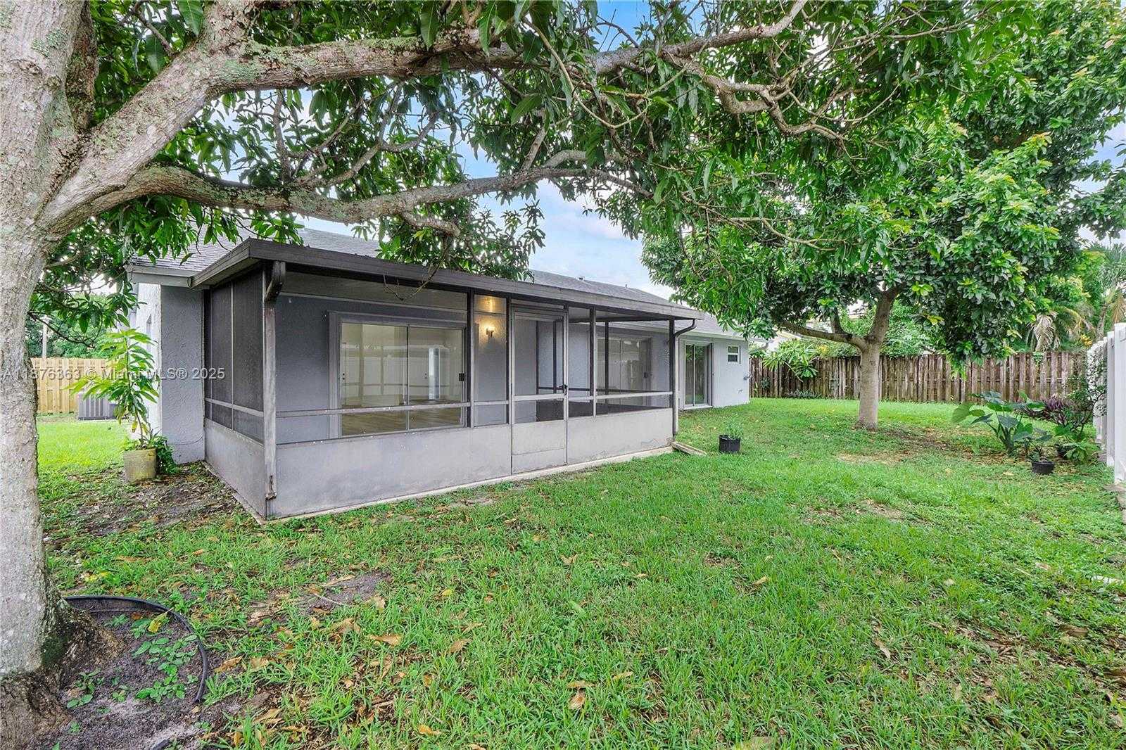 Small Image of 4931 NORTH WEST 83RD TER, Lauderhill Number 26