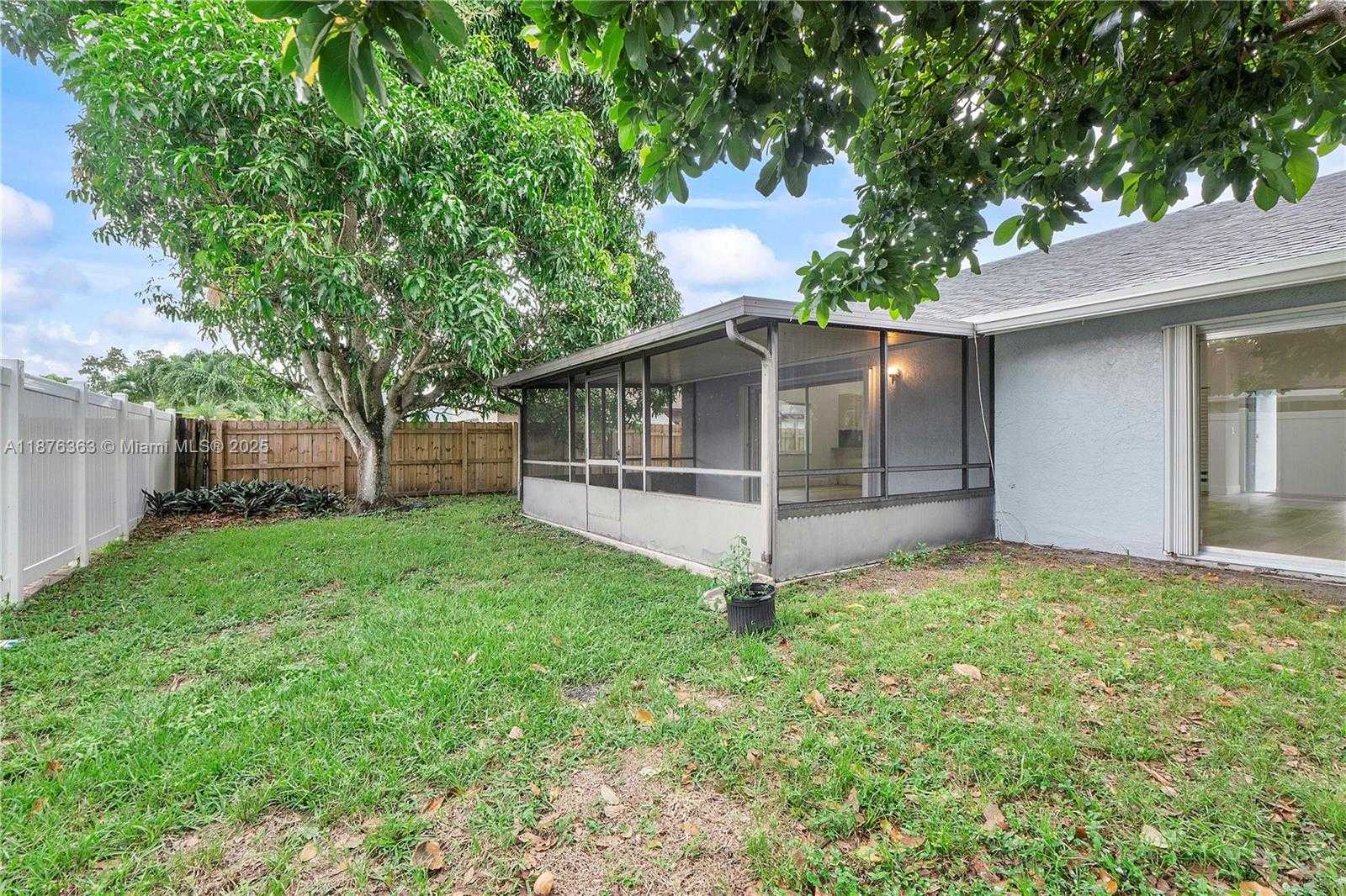 Small Image of 4931 NORTH WEST 83RD TER, Lauderhill Number 27