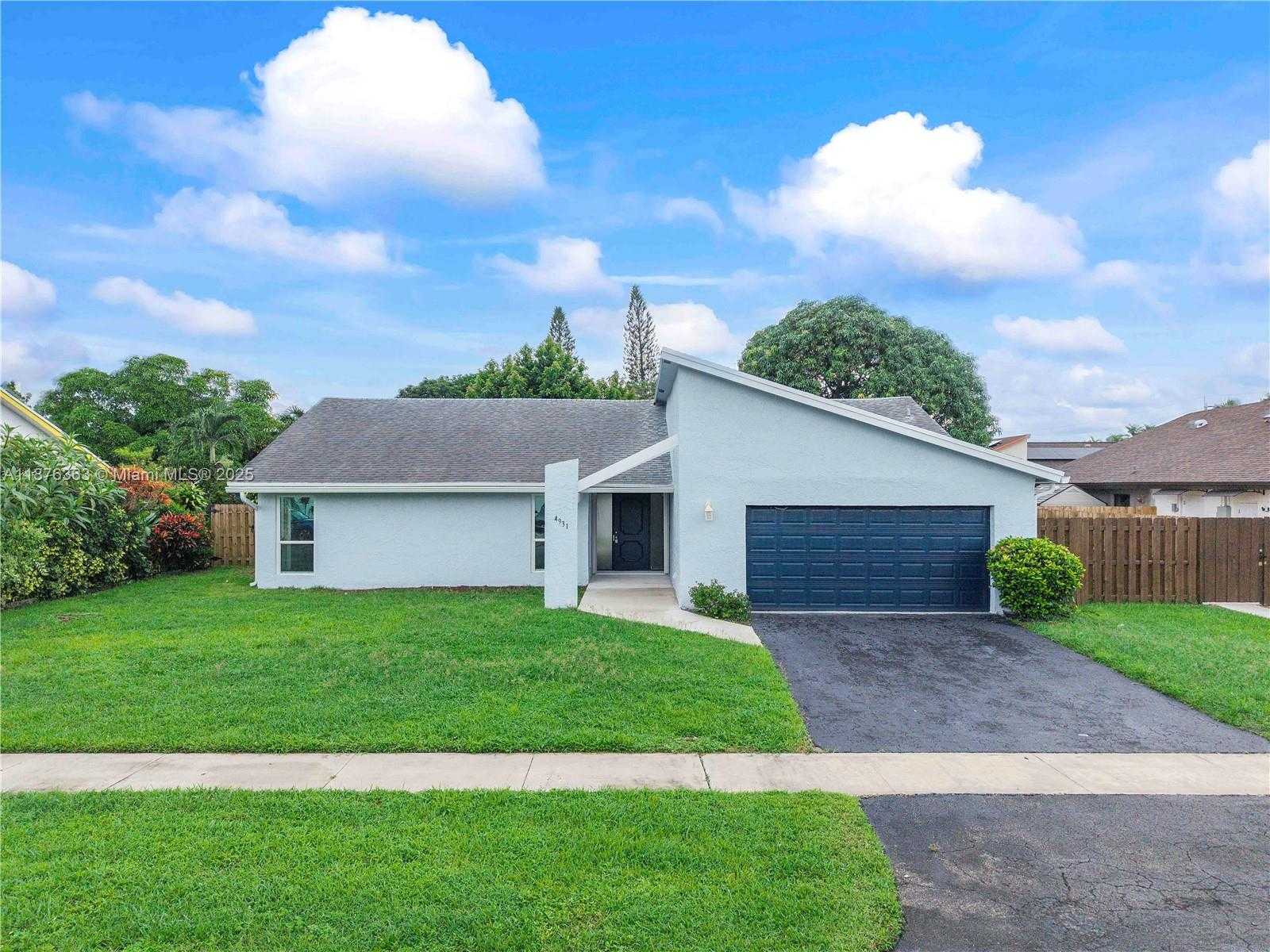 Small Image of 4931 NORTH WEST 83RD TER, Lauderhill Number 30