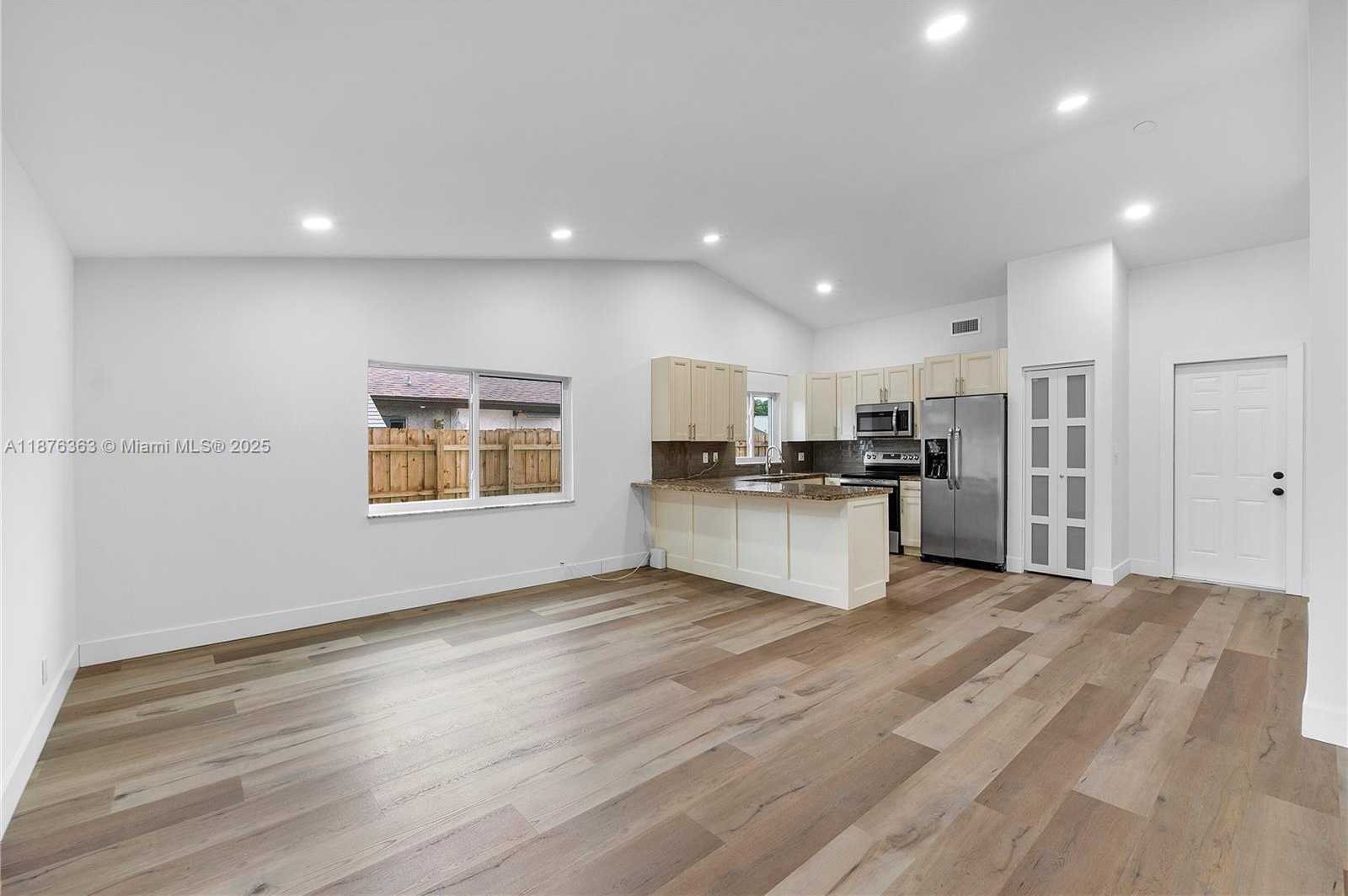 Small Image of 4931 NORTH WEST 83RD TER, Lauderhill Number 9