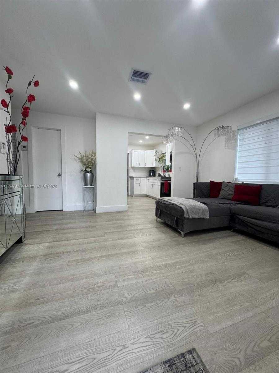 Small Image of 6404 MEADE ST, Hollywood Number 10