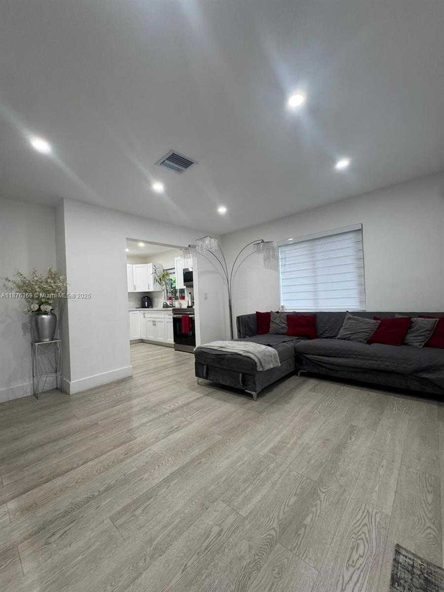 Small Image of 6404 MEADE ST, Hollywood Number 12