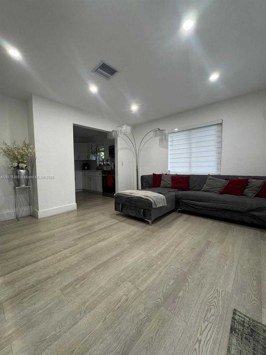 Small Image of 6404 MEADE ST, Hollywood Number 20