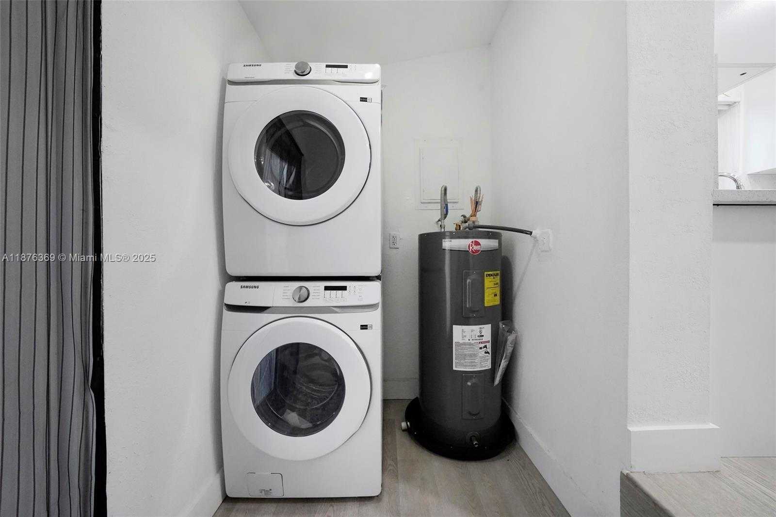 Small Image of 6404 MEADE ST, Hollywood Number 21
