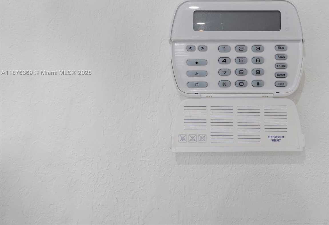 Small Image of 6404 MEADE ST, Hollywood Number 31