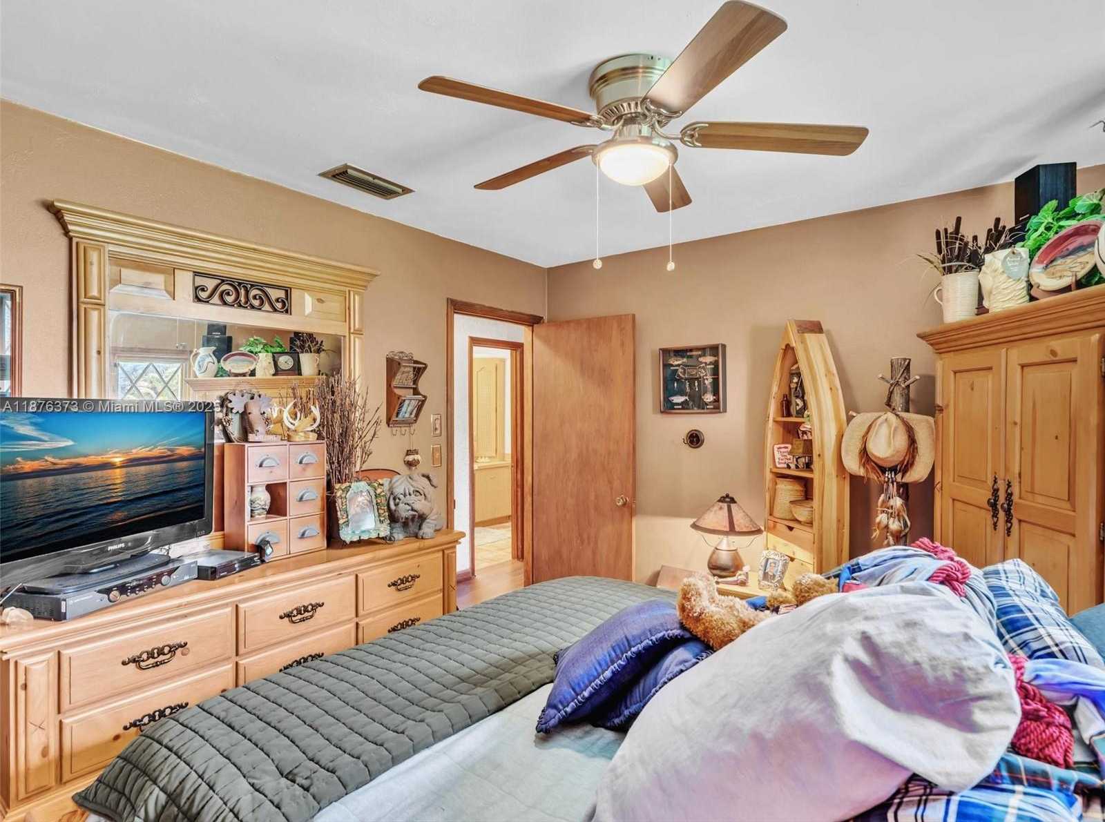 Small Image of 5310 SOUTH WEST 109TH AVE, Davie Number 27