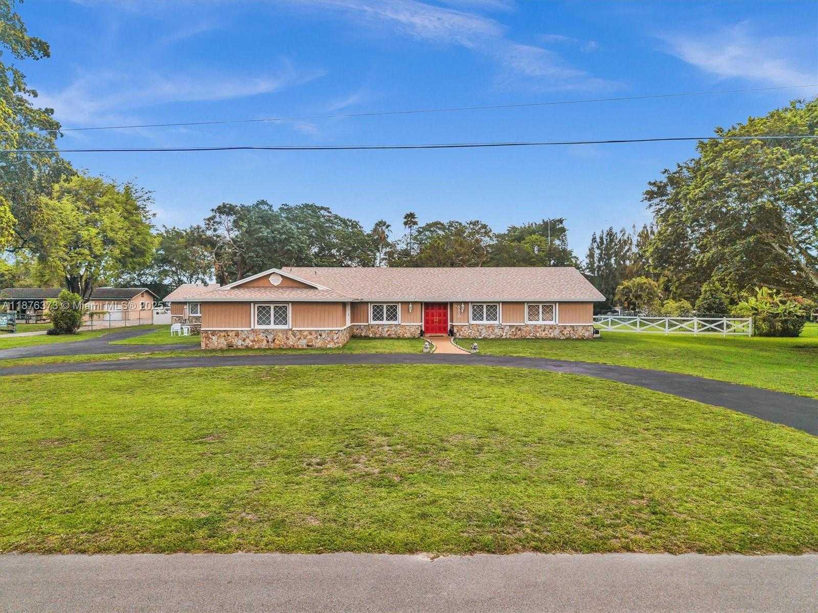 Small Image of 5310 SOUTH WEST 109TH AVE, Davie Number 3