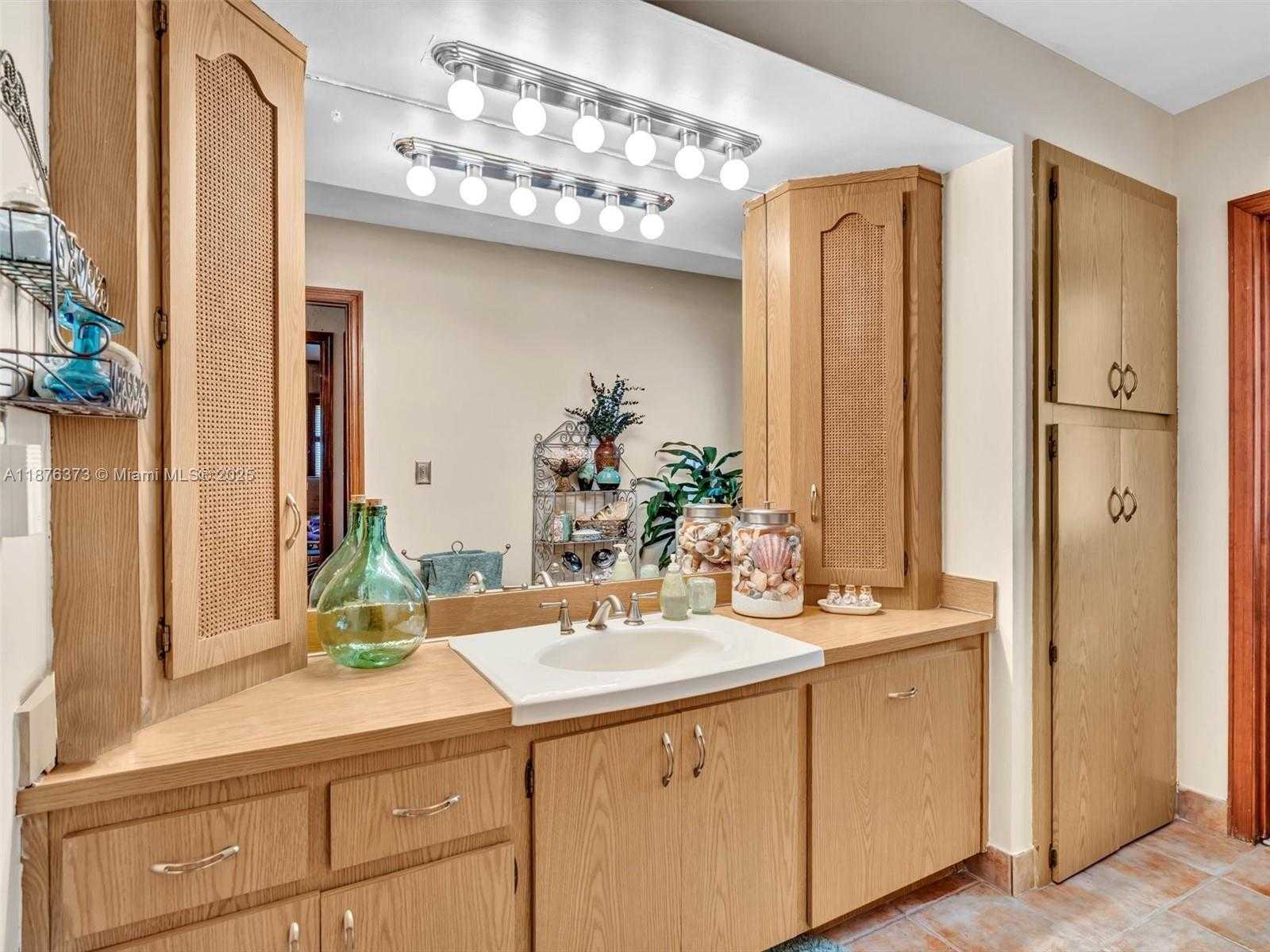 Small Image of 5310 SOUTH WEST 109TH AVE, Davie Number 30