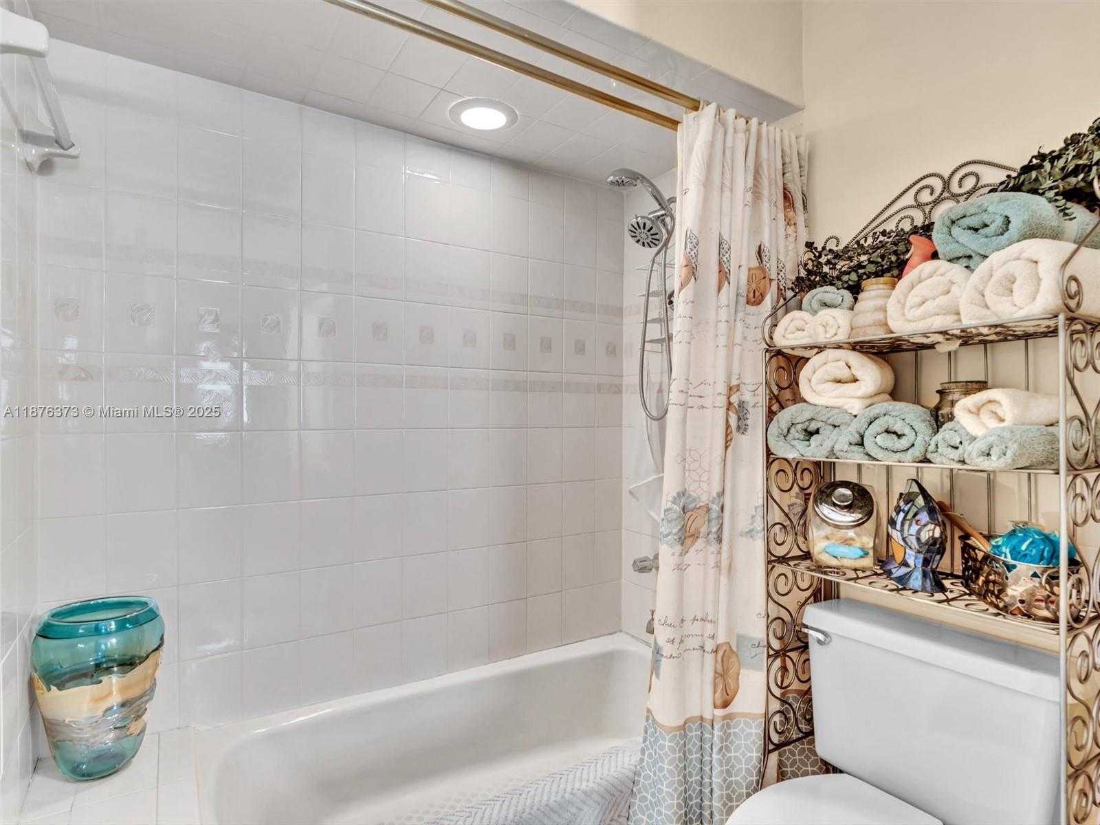 Small Image of 5310 SOUTH WEST 109TH AVE, Davie Number 31