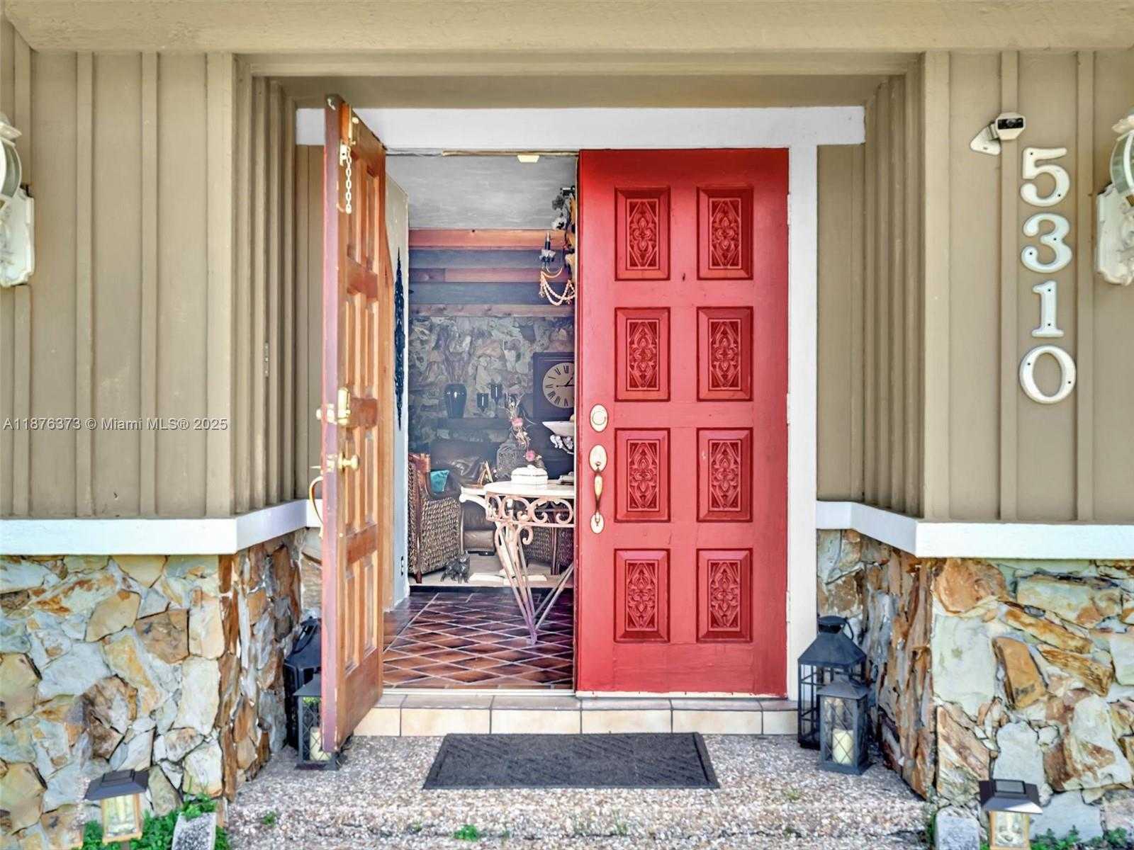 Small Image of 5310 SOUTH WEST 109TH AVE, Davie Number 4