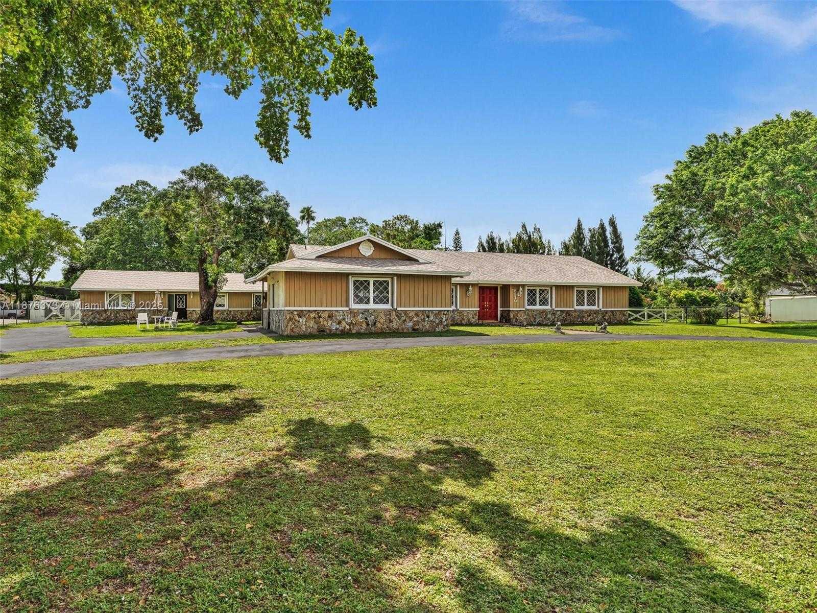 Small Image of 5310 SOUTH WEST 109TH AVE, Davie Number 5
