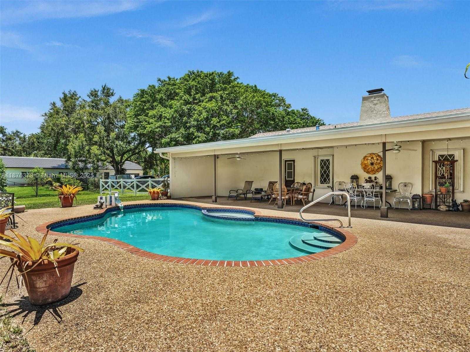 Small Image of 5310 SOUTH WEST 109TH AVE, Davie Number 53
