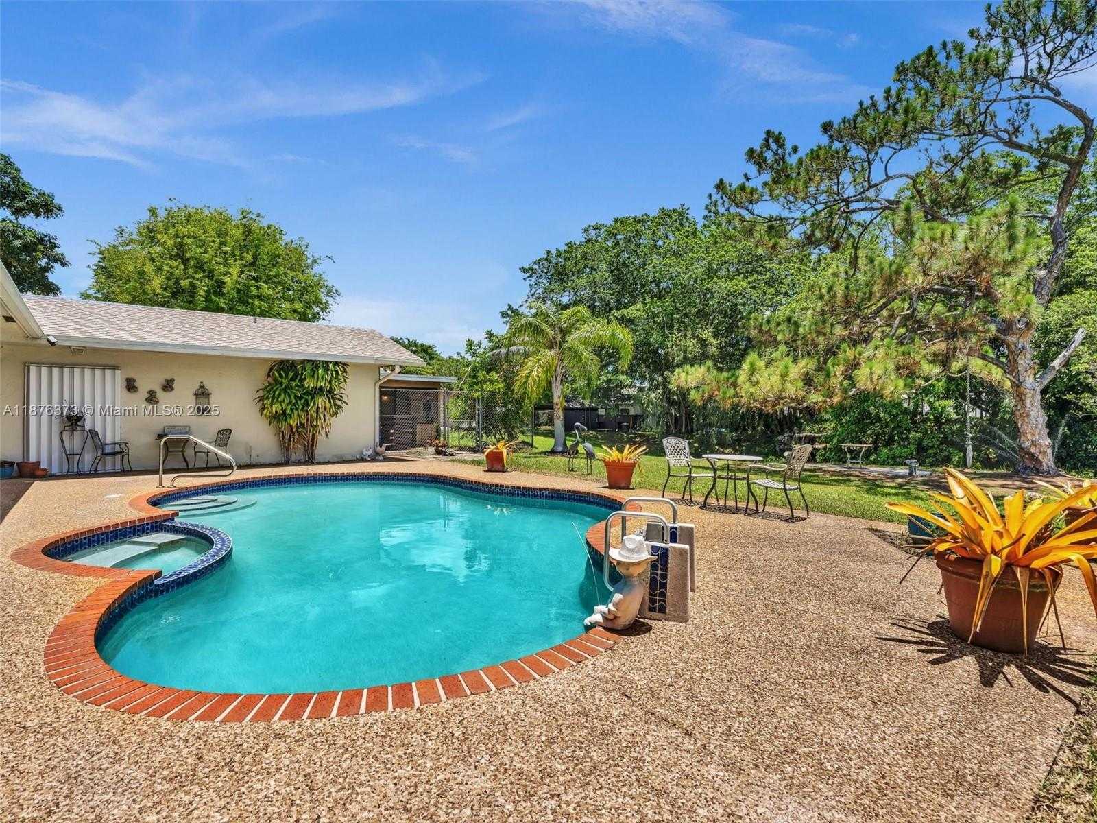 Small Image of 5310 SOUTH WEST 109TH AVE, Davie Number 56