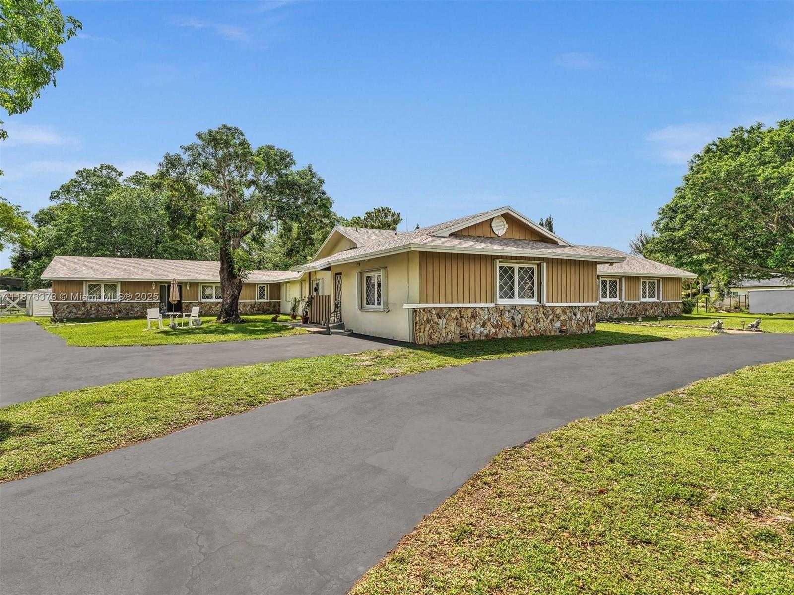 Small Image of 5310 SOUTH WEST 109TH AVE, Davie Number 6