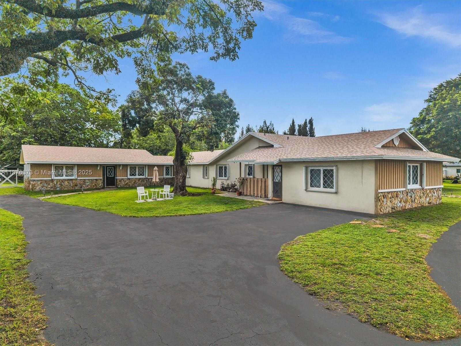 Small Image of 5310 SOUTH WEST 109TH AVE, Davie Number 7