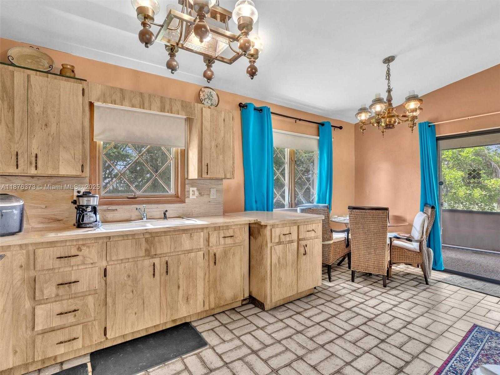Small Image of 5310 SOUTH WEST 109TH AVE, Davie Number 74