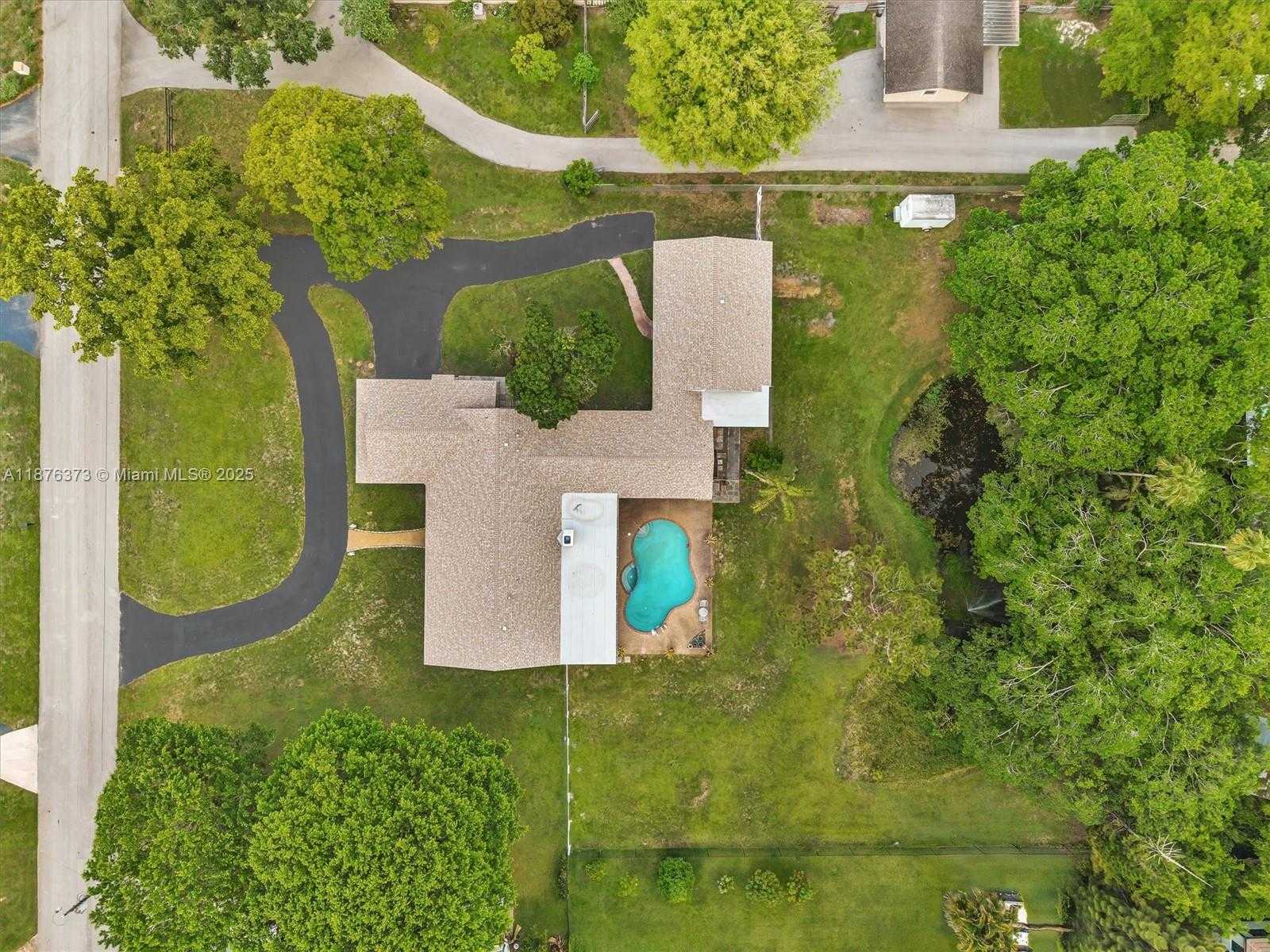 Small Image of 5310 SOUTH WEST 109TH AVE, Davie Number 9