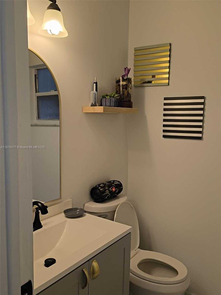 Small Image of 839 NORTH WEST 13TH AVE, Fort Lauderdale Number 2