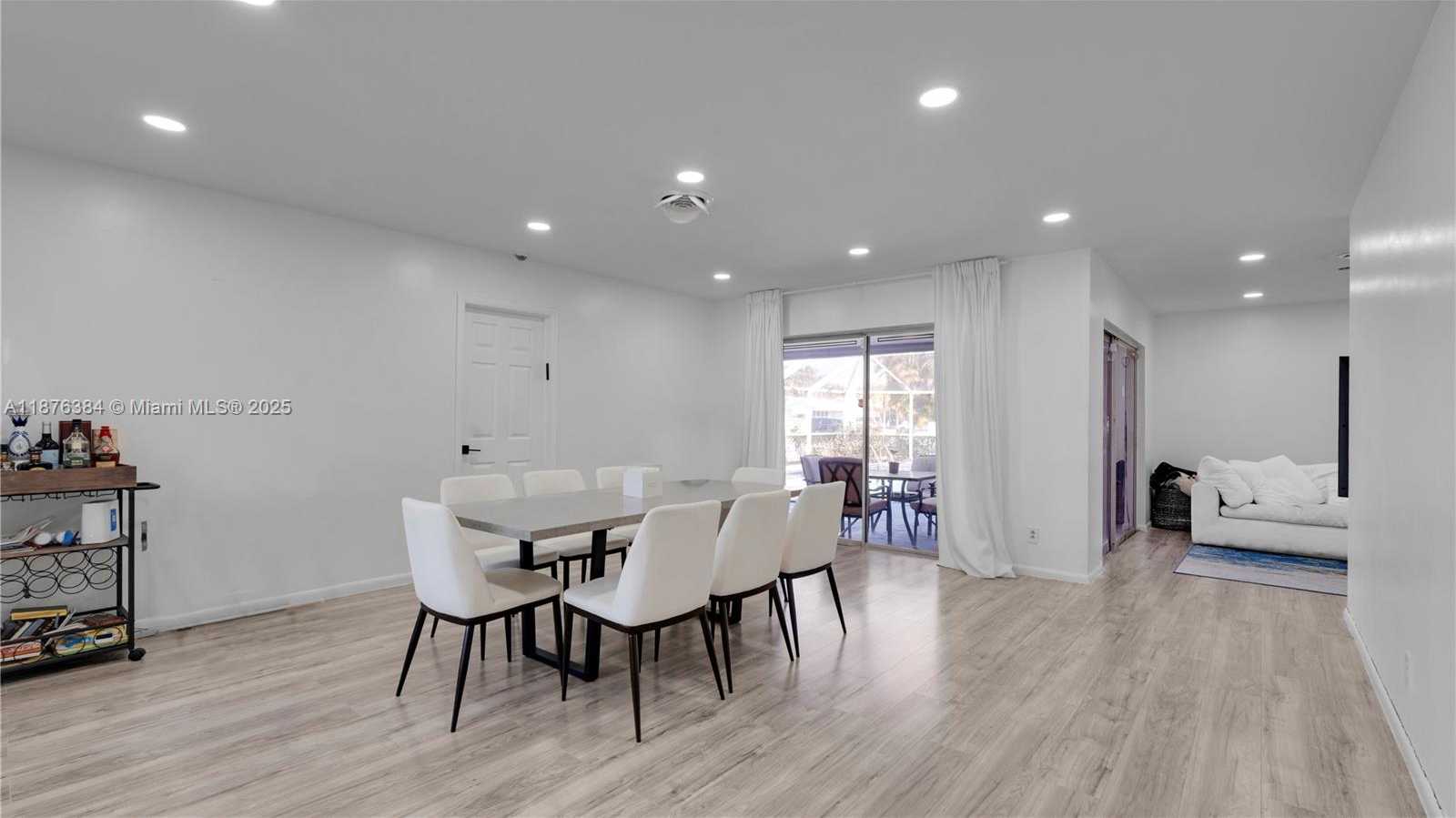 Small Image of 3349 WEST PARK RD, Hollywood Number 3