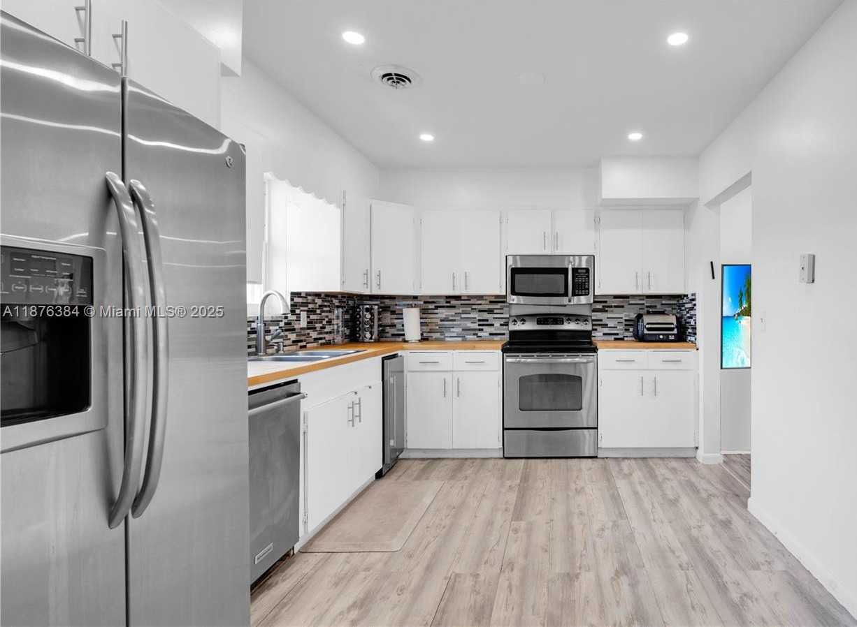Small Image of 3349 WEST PARK RD, Hollywood Number 4