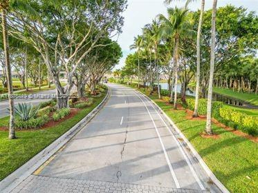 Small Image of 8525 PINE CAY, West Palm Beach Number 4