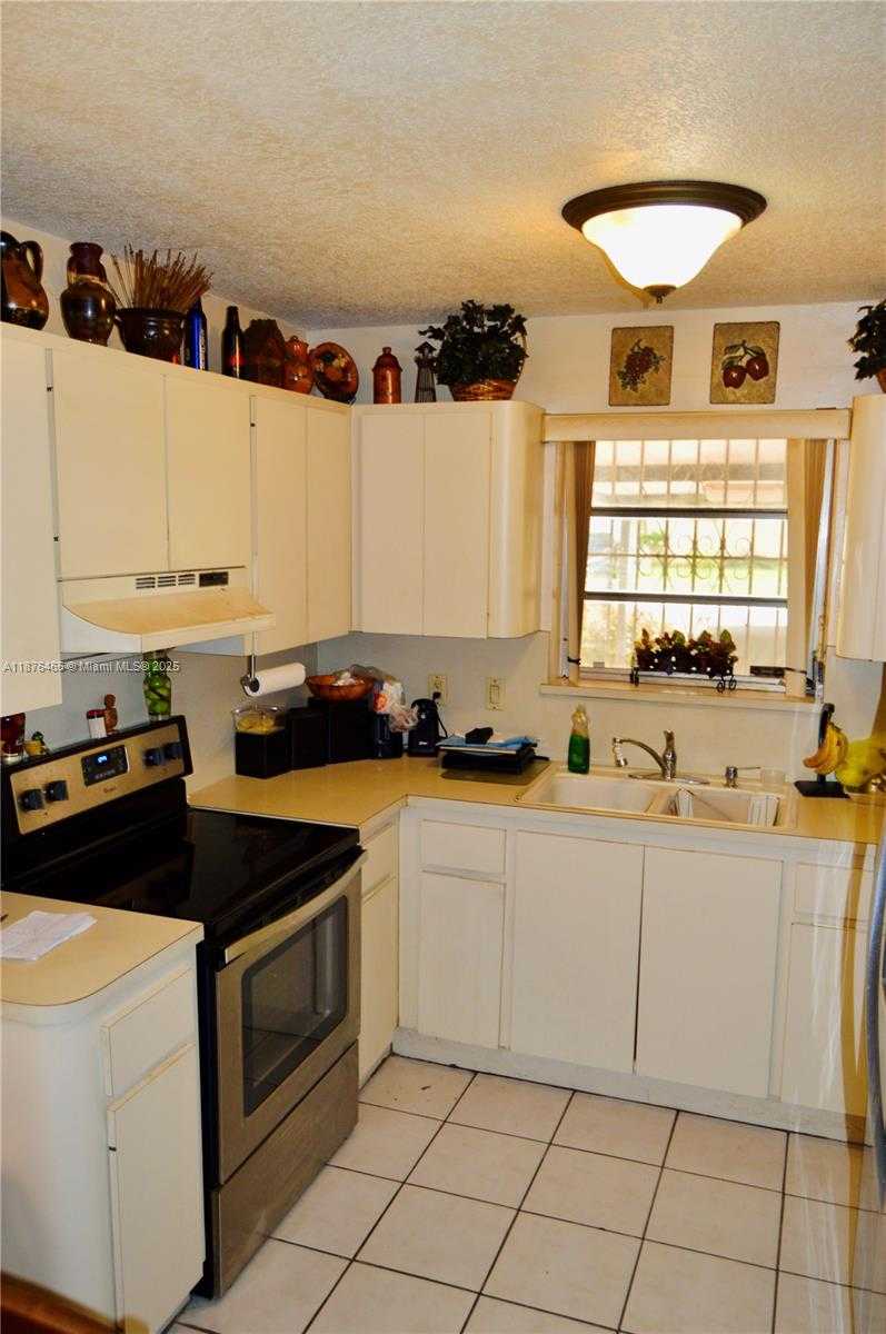 Small Image of 601 EAST 33RD ST, Hialeah Number 11