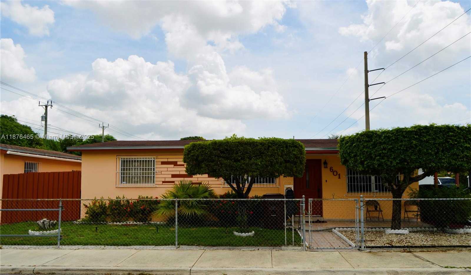 Small Image of 601 EAST 33RD ST, Hialeah Number 3