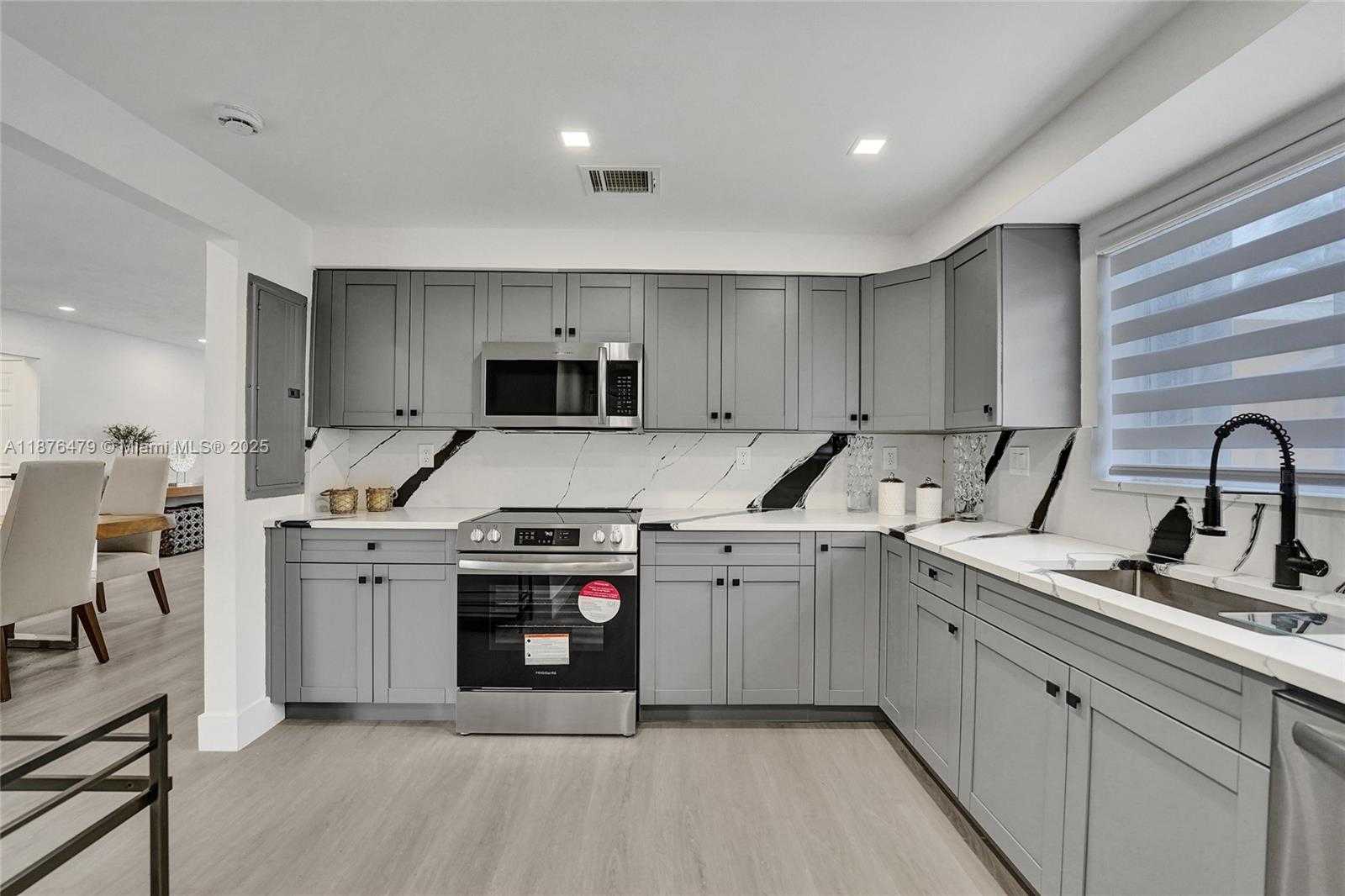 Small Image of 2101 NORTH 15TH AVE, Hollywood Number 11
