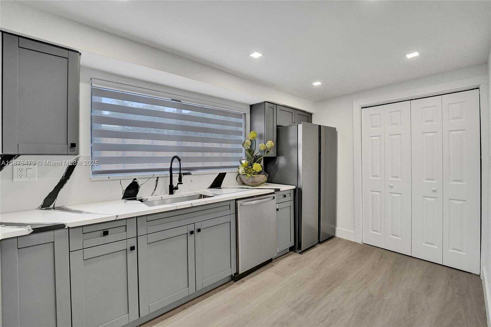 Small Image of 2101 NORTH 15TH AVE, Hollywood Number 16