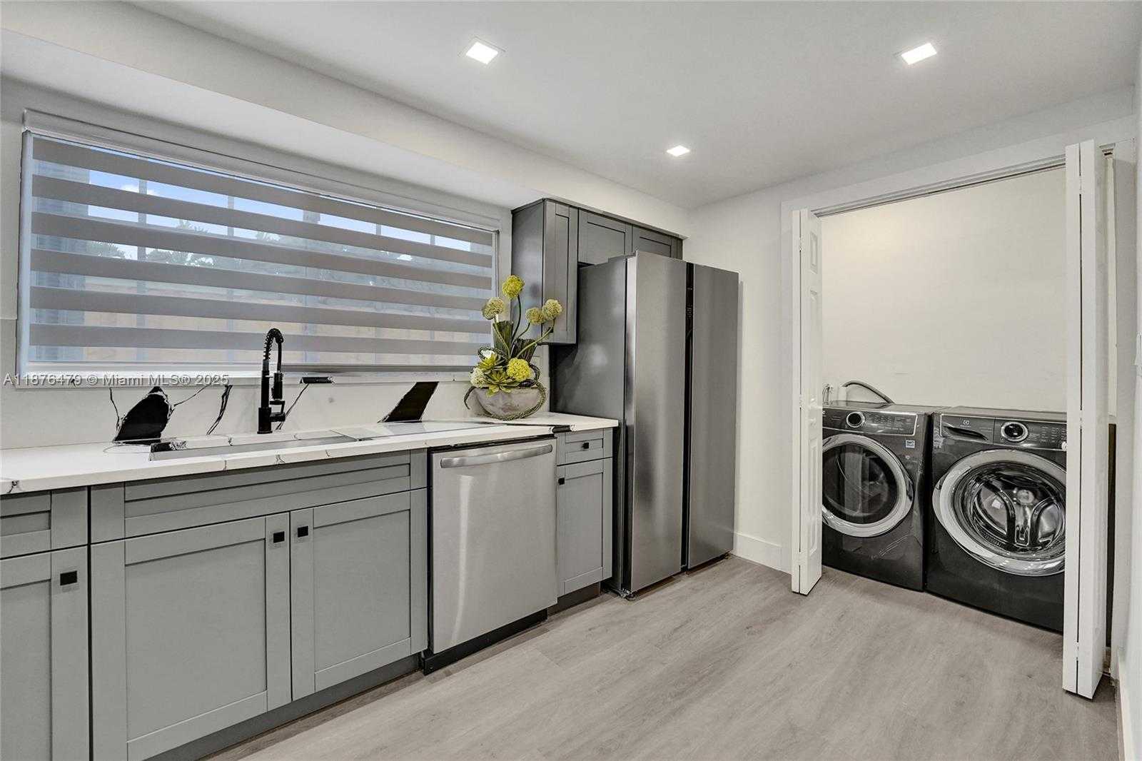 Small Image of 2101 NORTH 15TH AVE, Hollywood Number 17