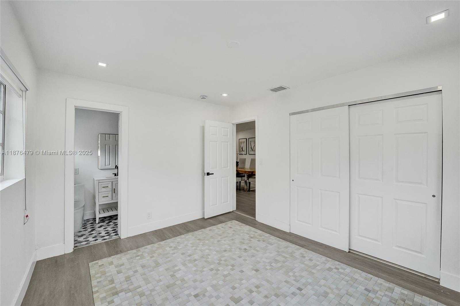 Small Image of 2101 NORTH 15TH AVE, Hollywood Number 24