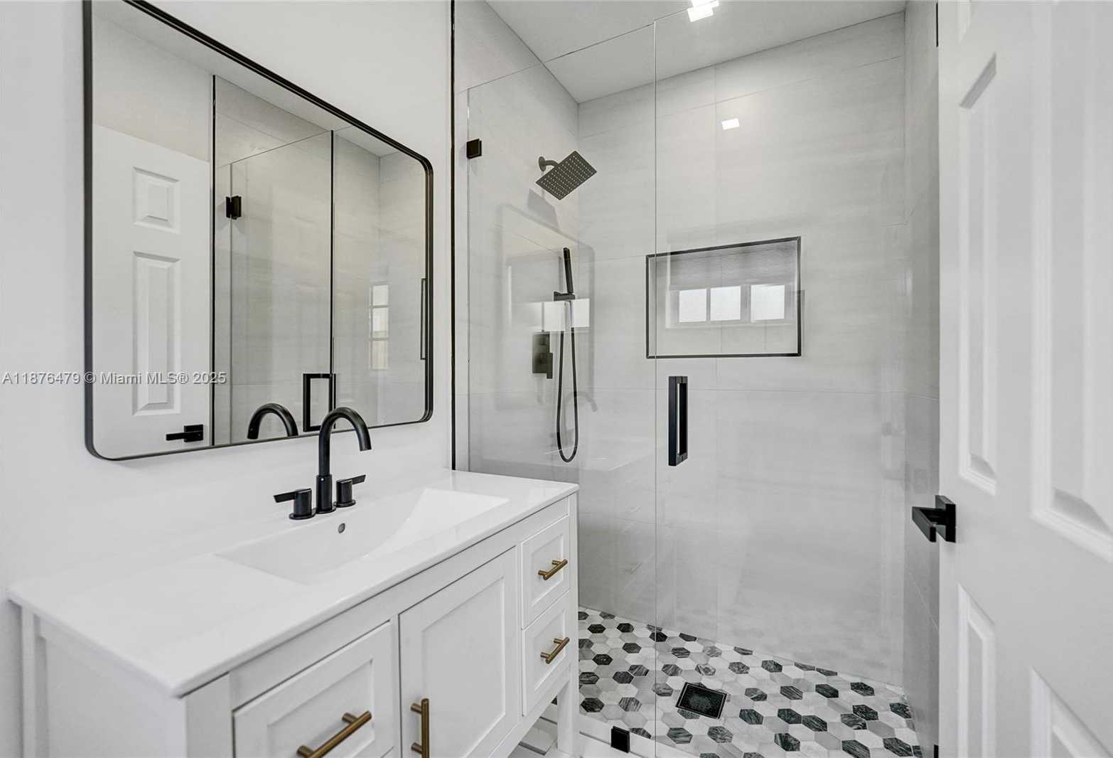 Small Image of 2101 NORTH 15TH AVE, Hollywood Number 26