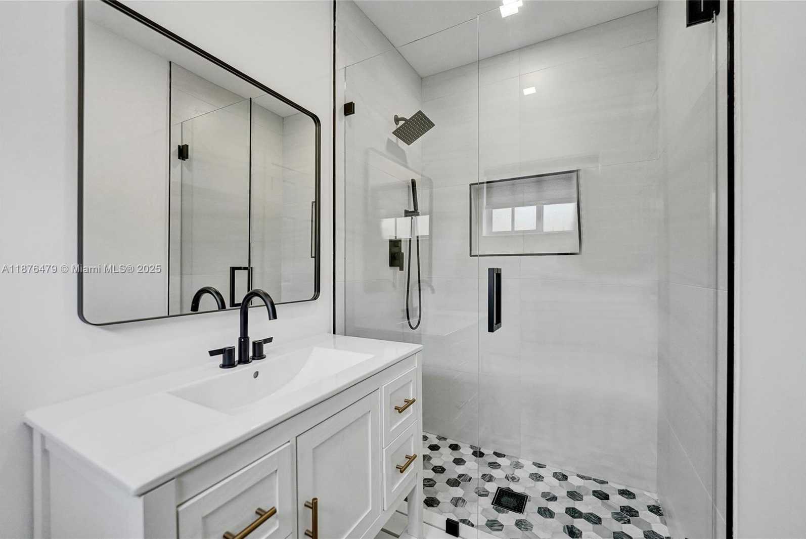Small Image of 2101 NORTH 15TH AVE, Hollywood Number 27