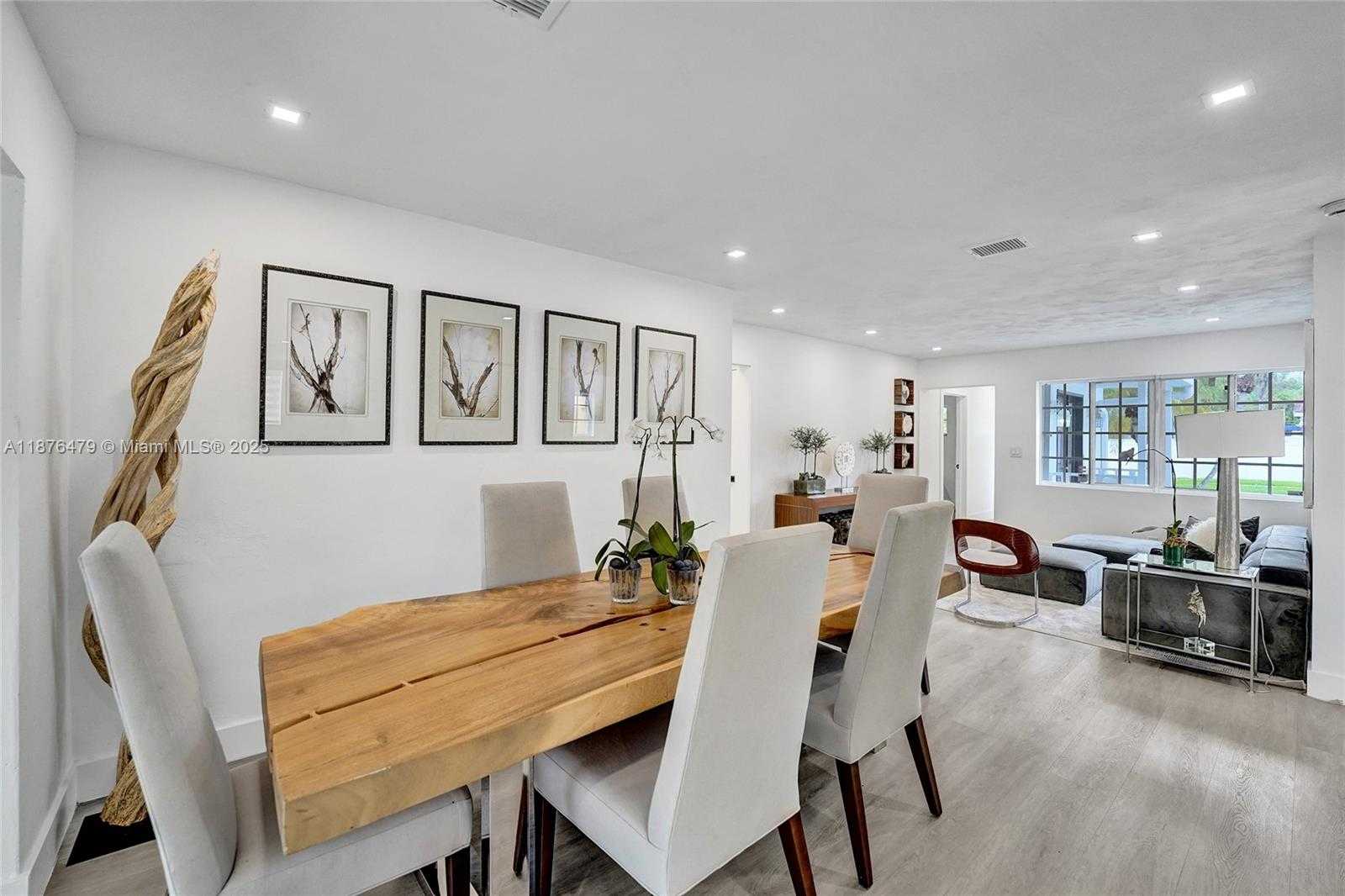 Small Image of 2101 NORTH 15TH AVE, Hollywood Number 3