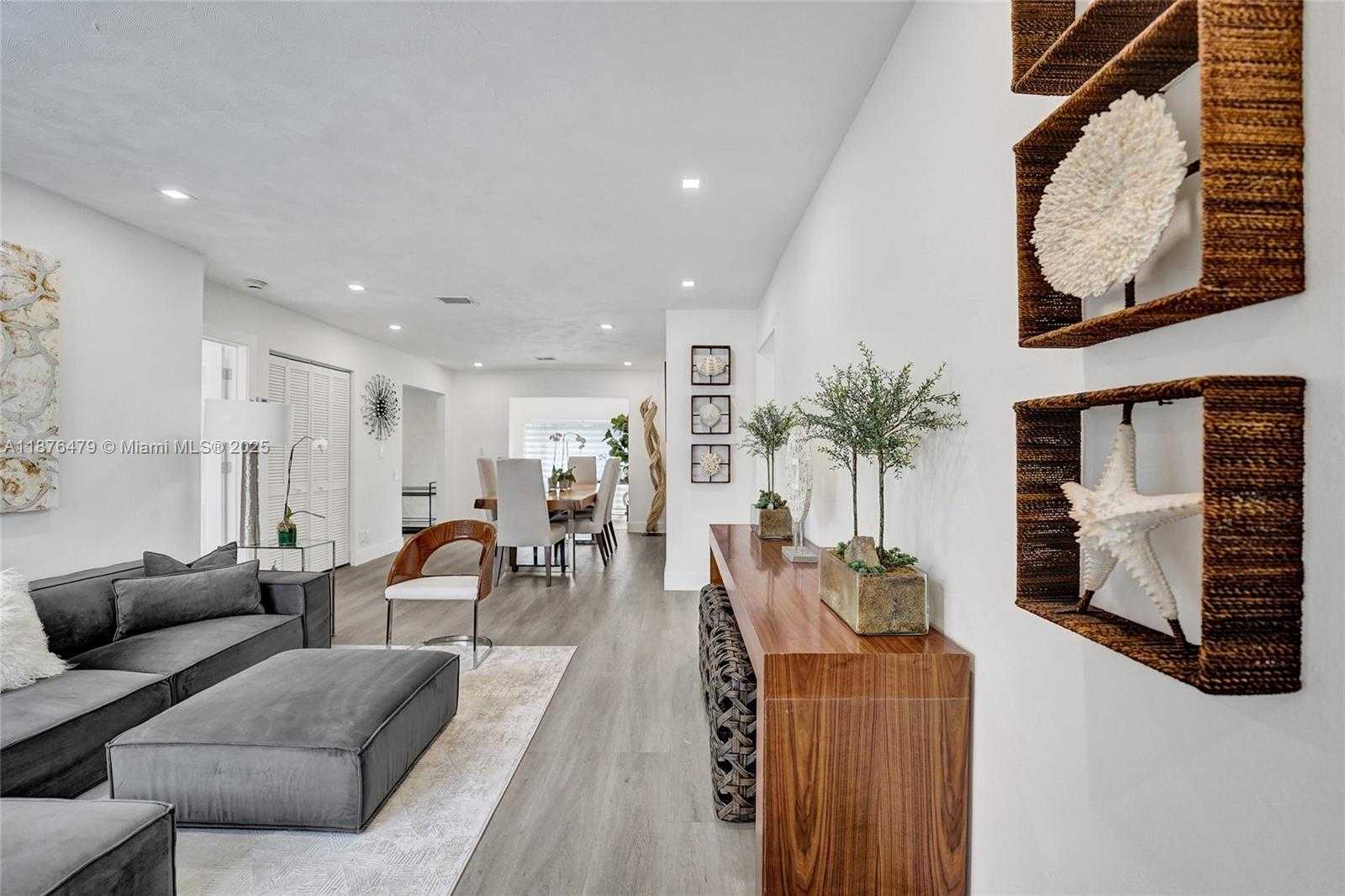 Small Image of 2101 NORTH 15TH AVE, Hollywood Number 30
