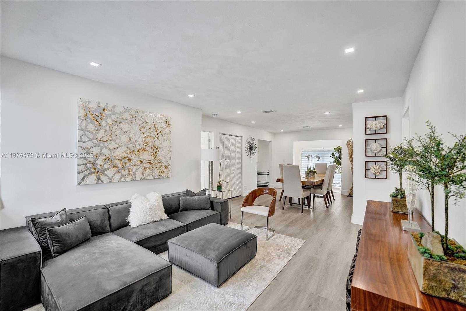 Small Image of 2101 NORTH 15TH AVE, Hollywood Number 31