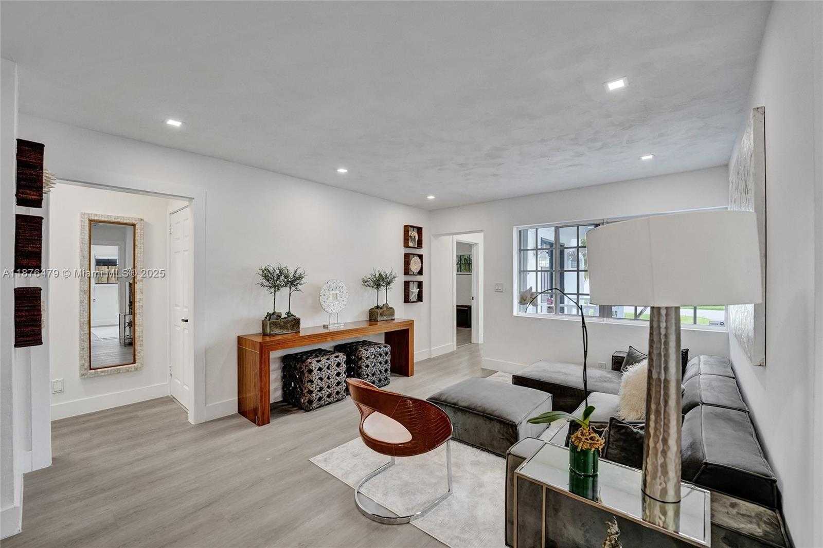 Small Image of 2101 NORTH 15TH AVE, Hollywood Number 35