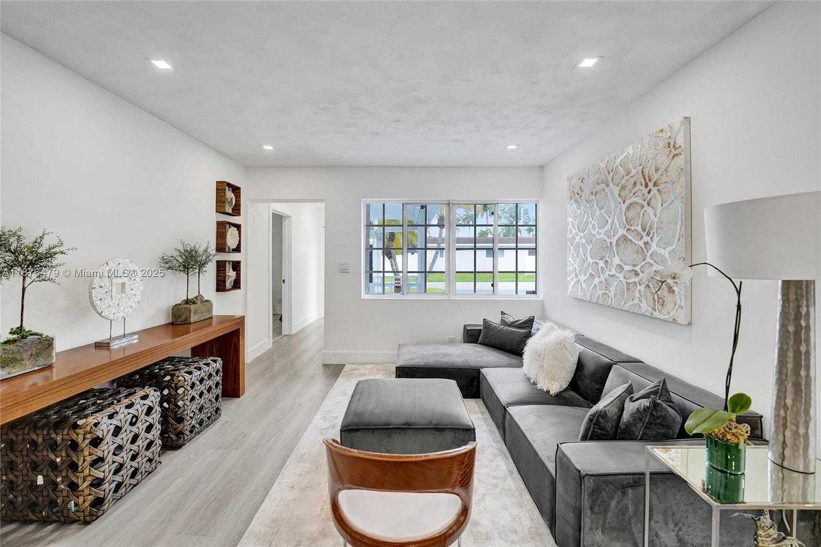 Small Image of 2101 NORTH 15TH AVE, Hollywood Number 37