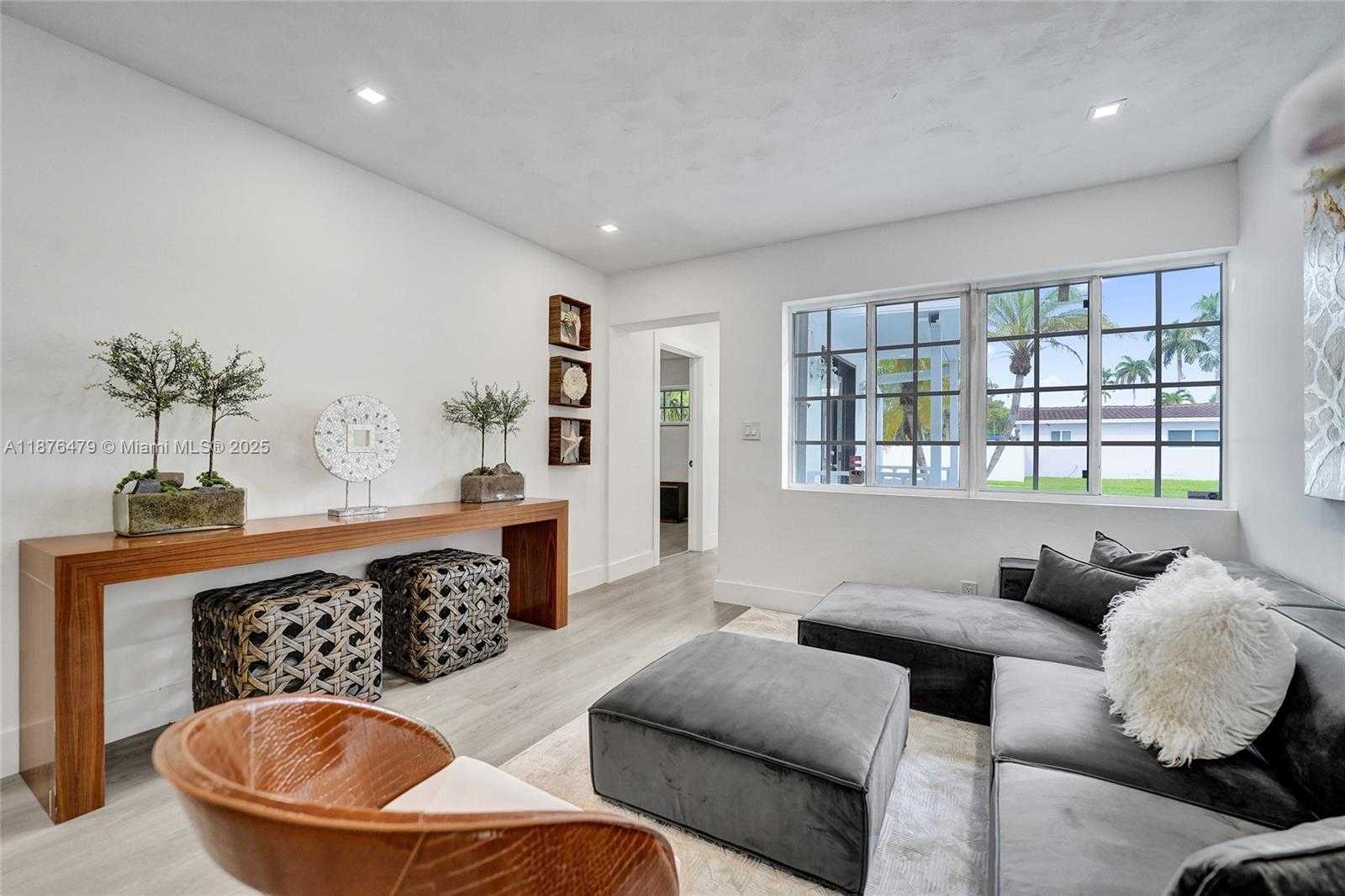 Small Image of 2101 NORTH 15TH AVE, Hollywood Number 38