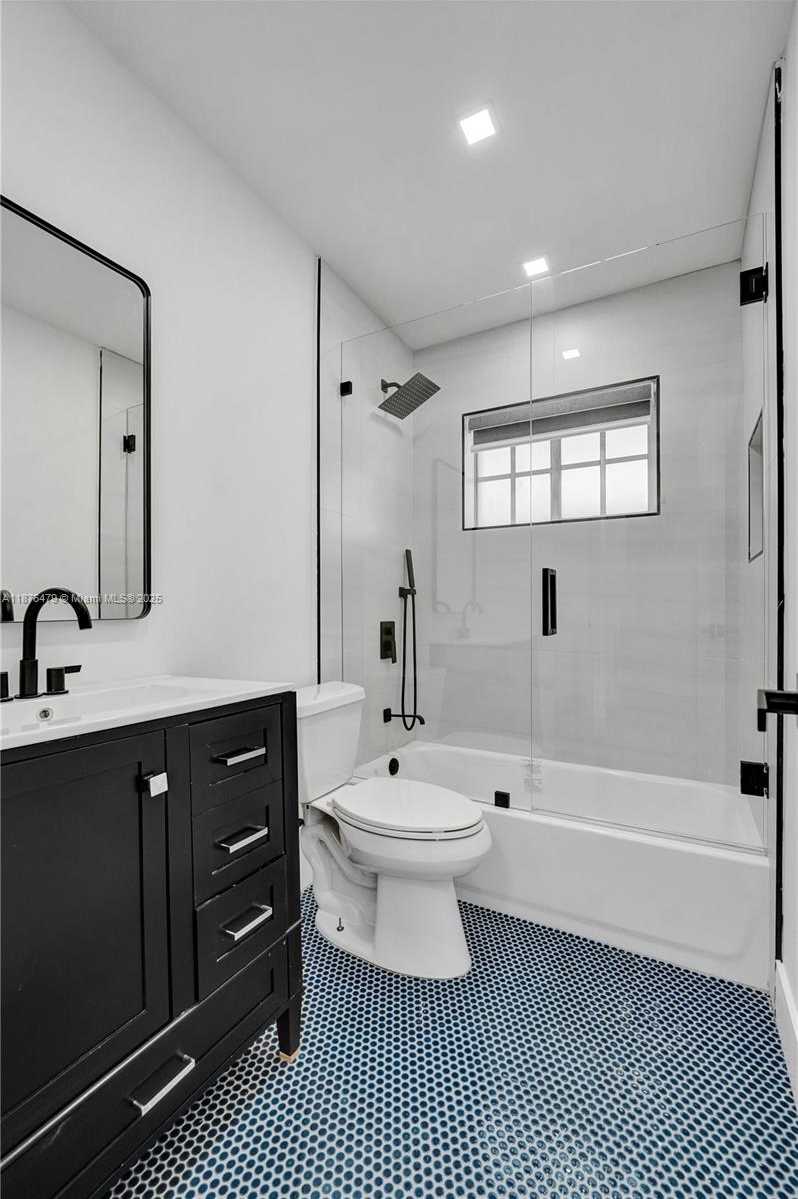 Small Image of 2101 NORTH 15TH AVE, Hollywood Number 43