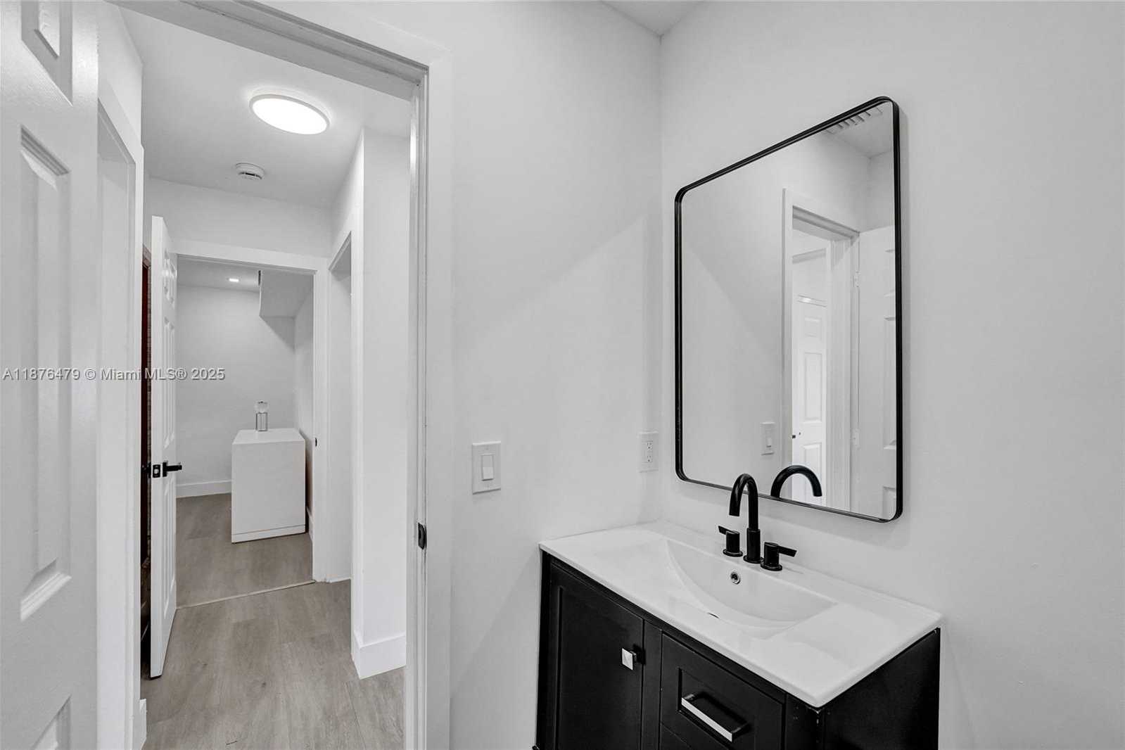 Small Image of 2101 NORTH 15TH AVE, Hollywood Number 44
