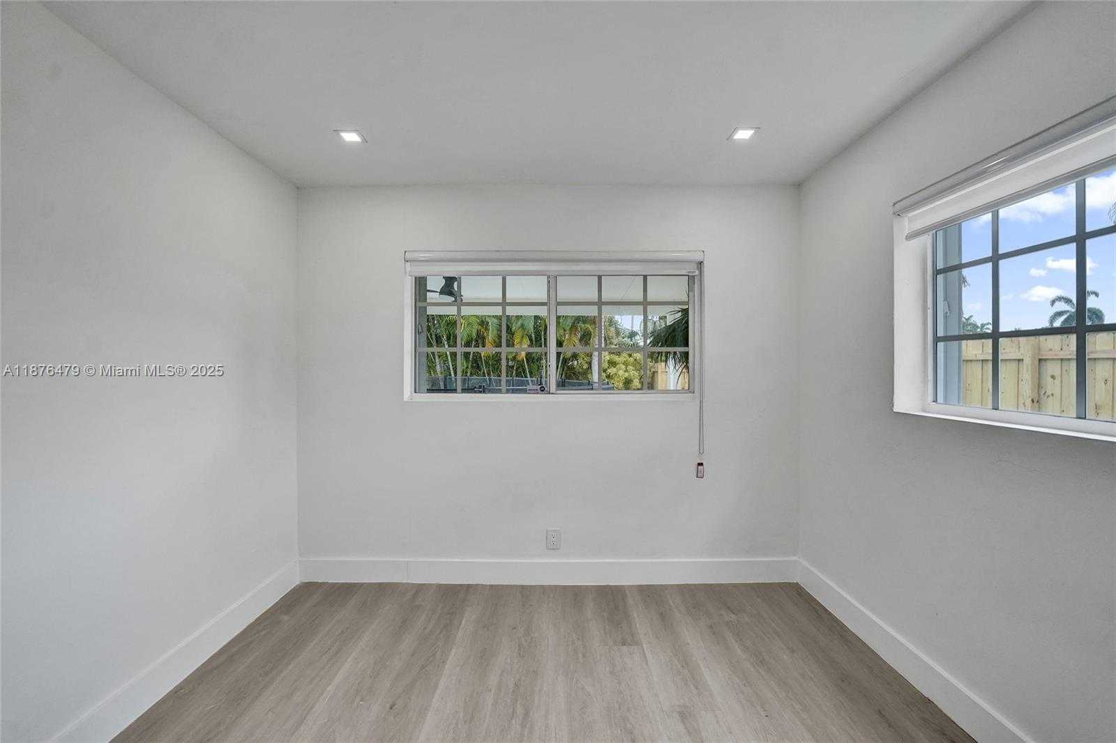 Small Image of 2101 NORTH 15TH AVE, Hollywood Number 46