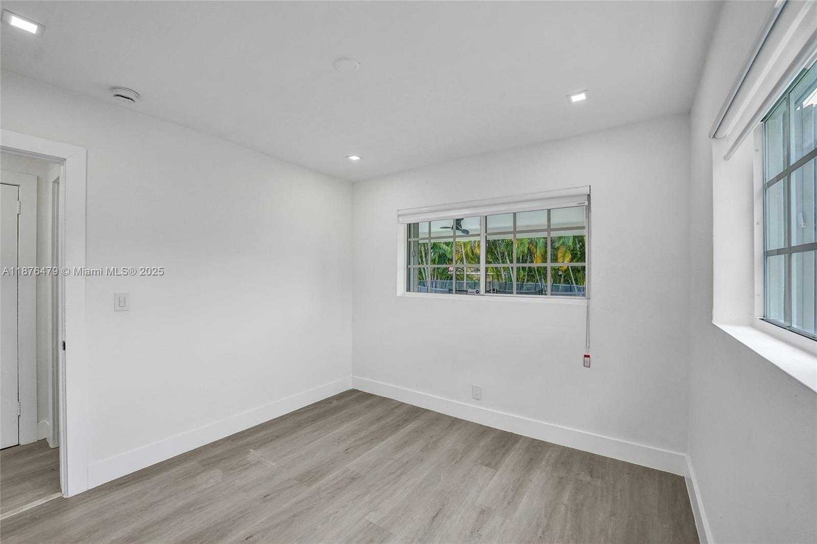 Small Image of 2101 NORTH 15TH AVE, Hollywood Number 47