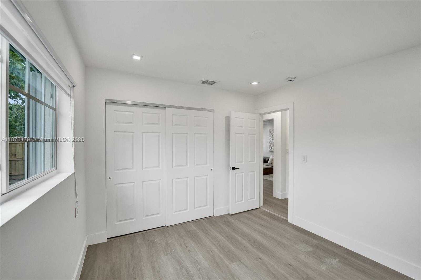Small Image of 2101 NORTH 15TH AVE, Hollywood Number 48