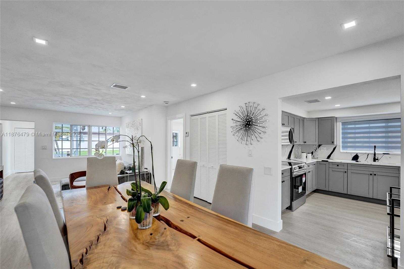 Small Image of 2101 NORTH 15TH AVE, Hollywood Number 5