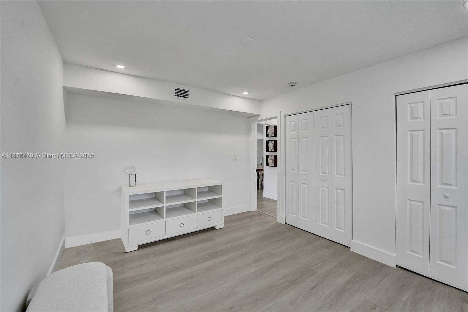 Small Image of 2101 NORTH 15TH AVE, Hollywood Number 51