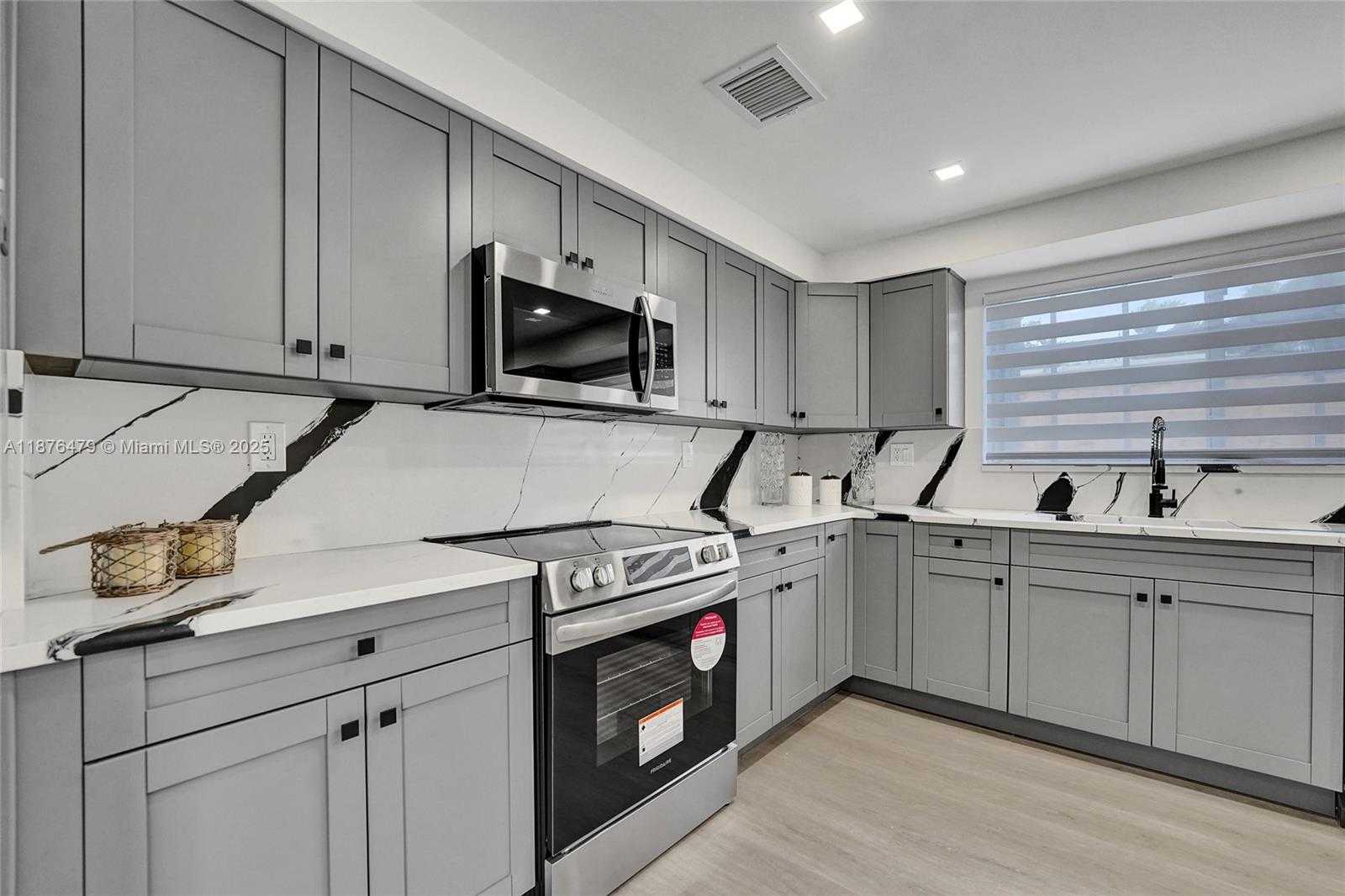 Small Image of 2101 NORTH 15TH AVE, Hollywood Number 8