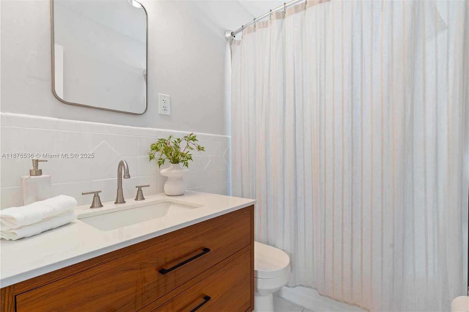 Small Image of 81 NORTH EAST 47TH CT, Oakland Park Number 22