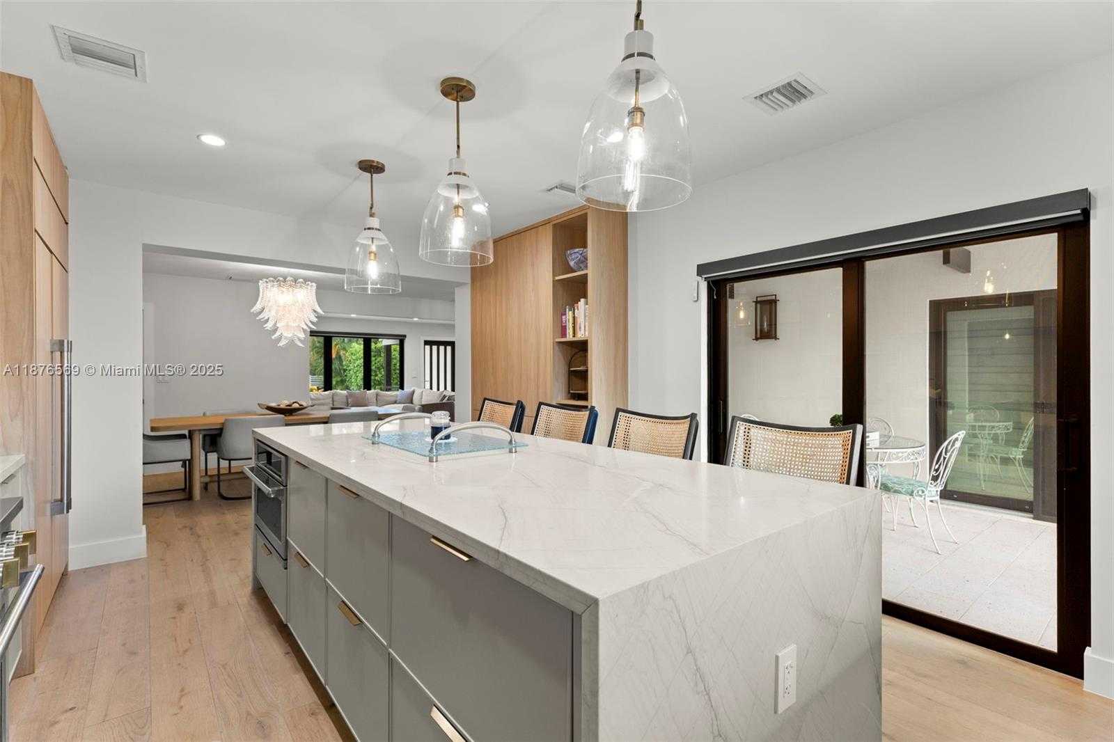 Small Image of 10560 NORTH EAST 2ND CT, Miami Shores Number 13