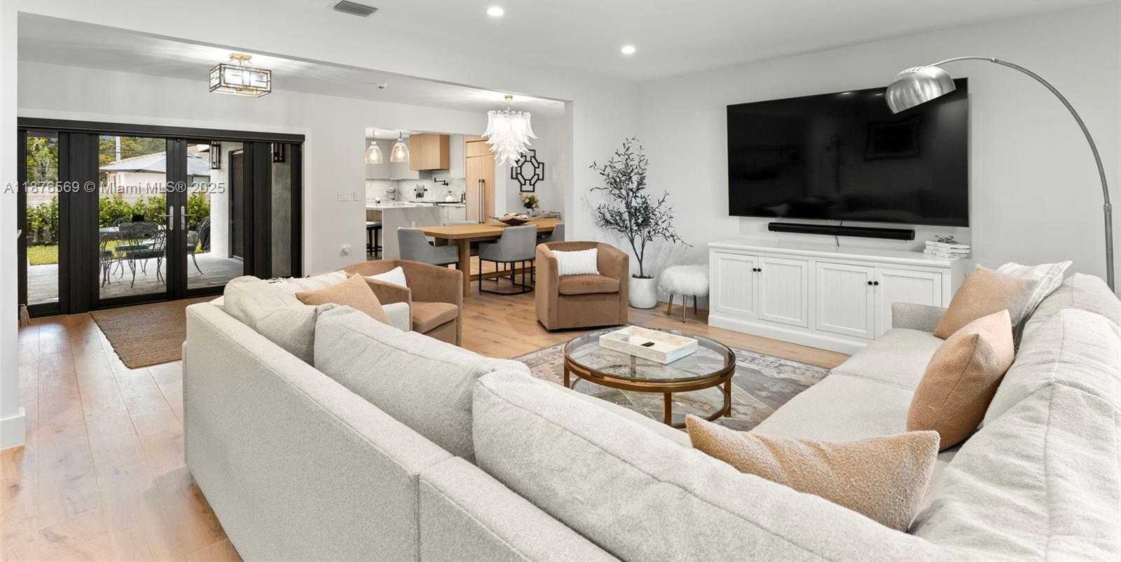 Small Image of 10560 NORTH EAST 2ND CT, Miami Shores Number 6